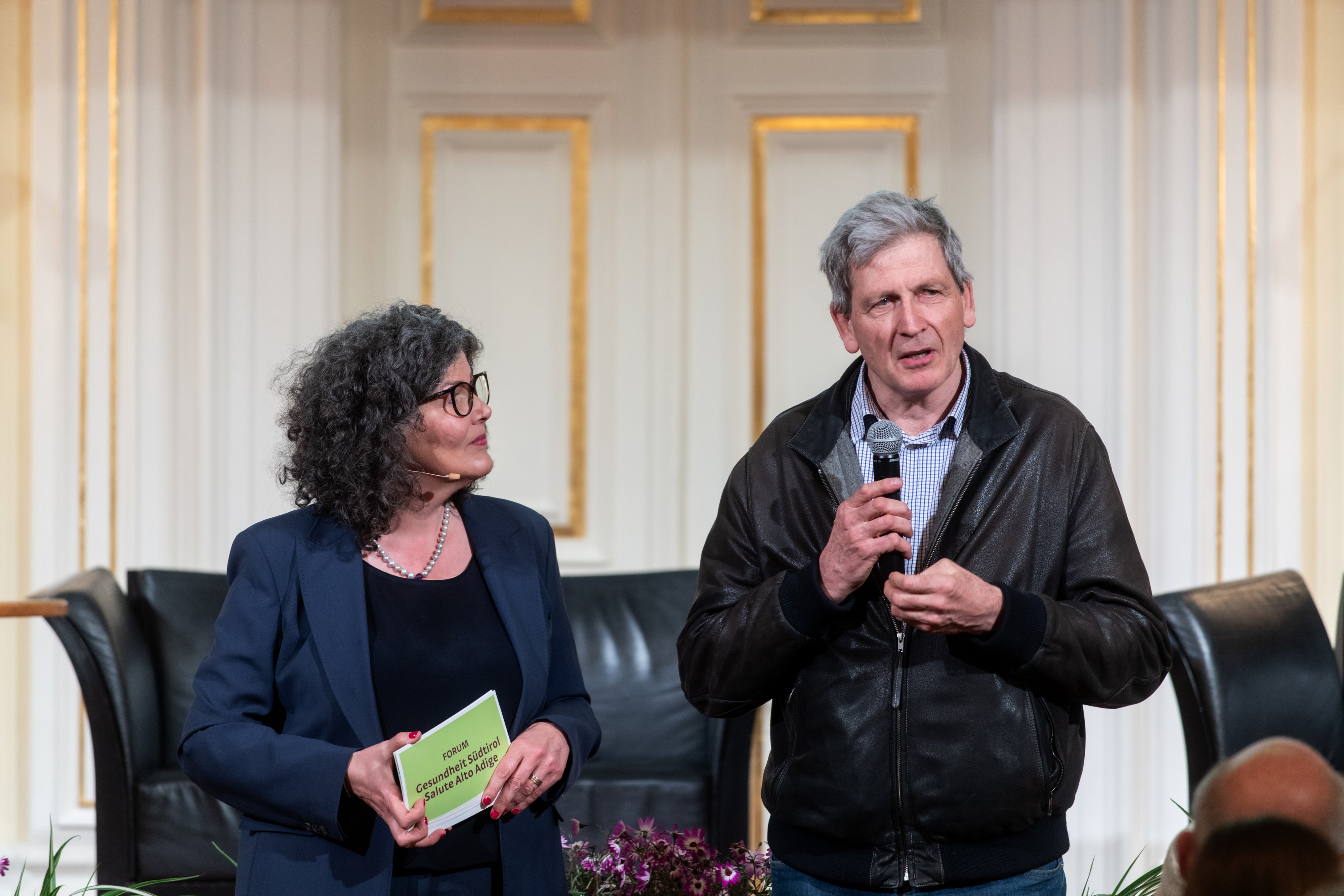 Die Begrüßung durch den Sanitätsdirektor des Südtiroler Sanitätsbetriebs, Josef Widmann