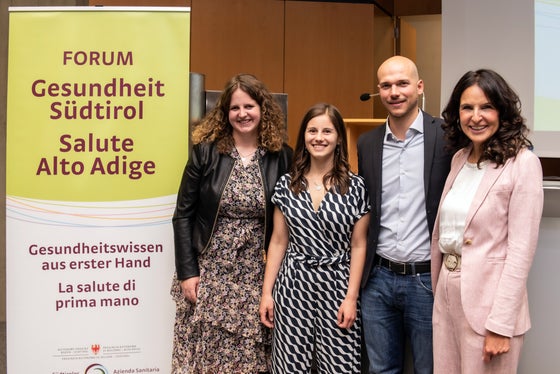 Die vier Referierenden, v.l. Julia Künig, Jasmin Locher, Manuel Walter und Sonia Prader (Foto: Ivo Corrà)