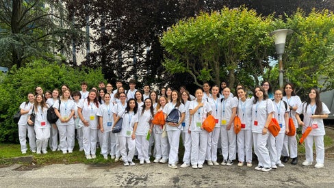 Die Schülerinnen und Schüler im Krankenhaus Bozen