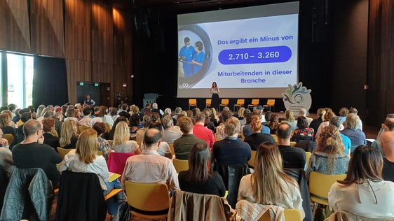 Barbara Jäger zur Führung der unterschiedlichen Generationen. (Foto: Sabes)