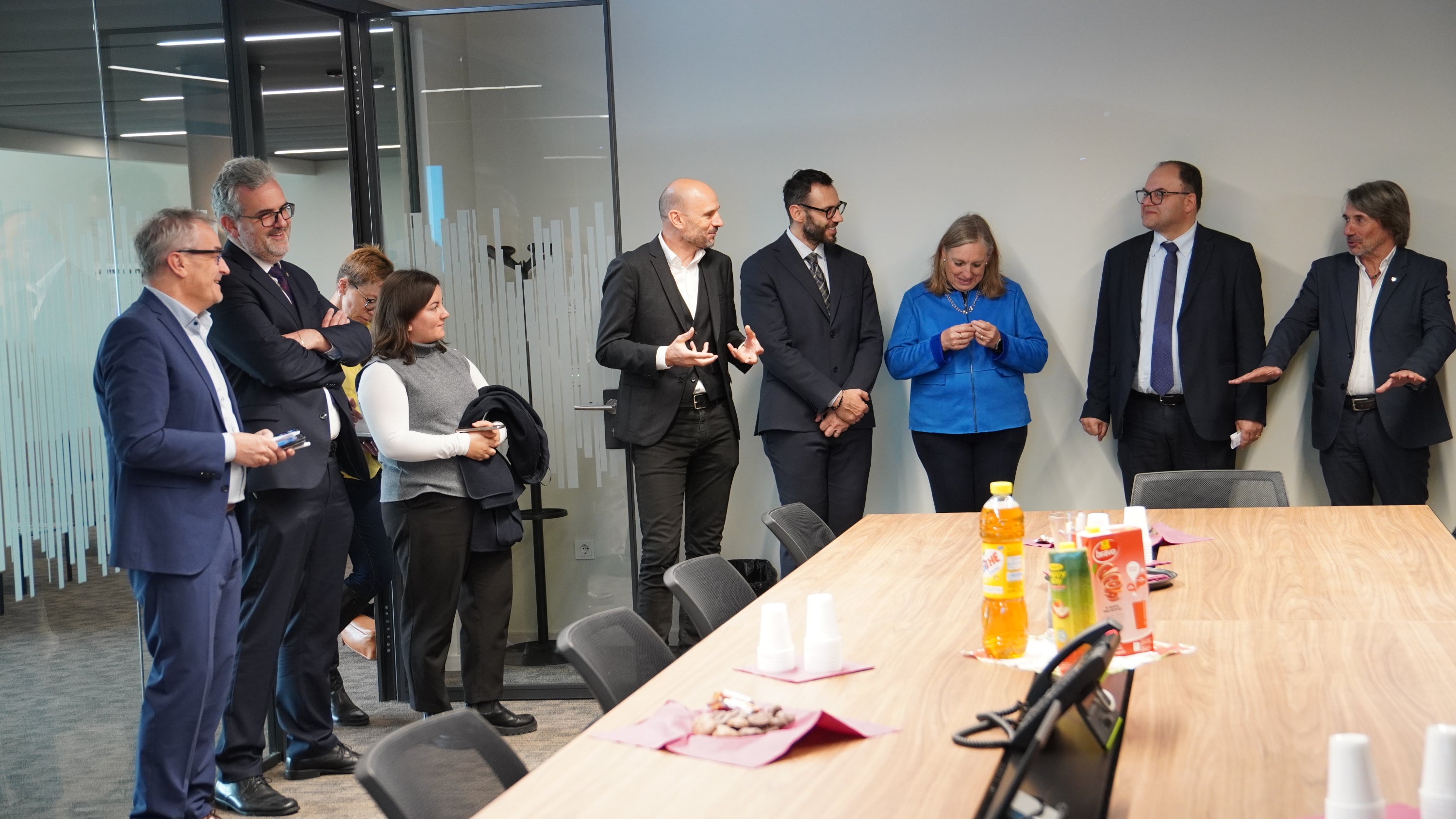 Austausch mit den Direktoren und Mitarbeitenden der Abteilungen Kommunikation und Personalentwicklung. (Foto: Peter A. Seebacher)