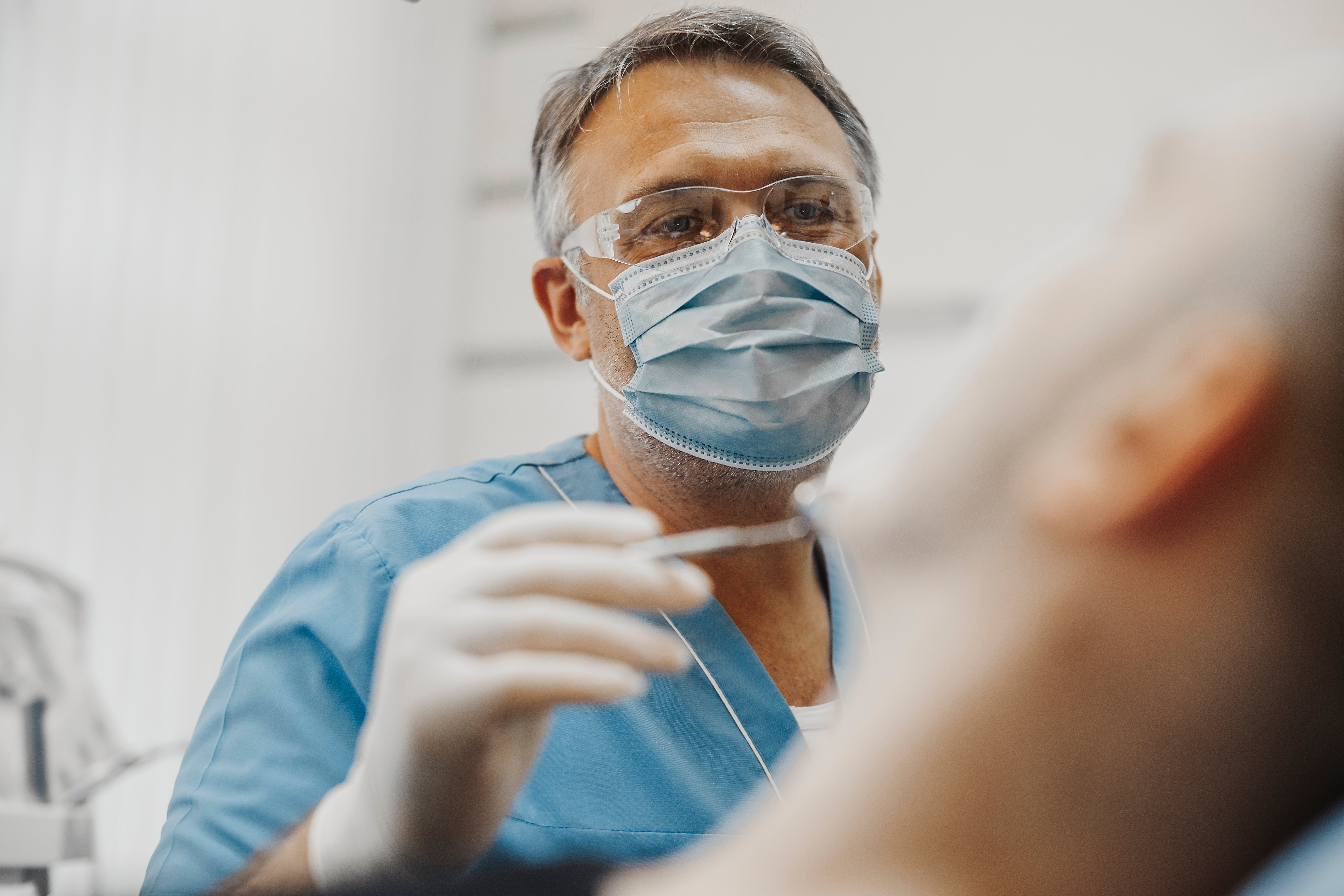 Kopf-Hals-Tumoren: Frühdiagnose durch Zahnärzte und HNO (Foto: 123rf. Das Foto darf nur in Zusammenhang mit dieser Pressemitteilung verwendet werden)