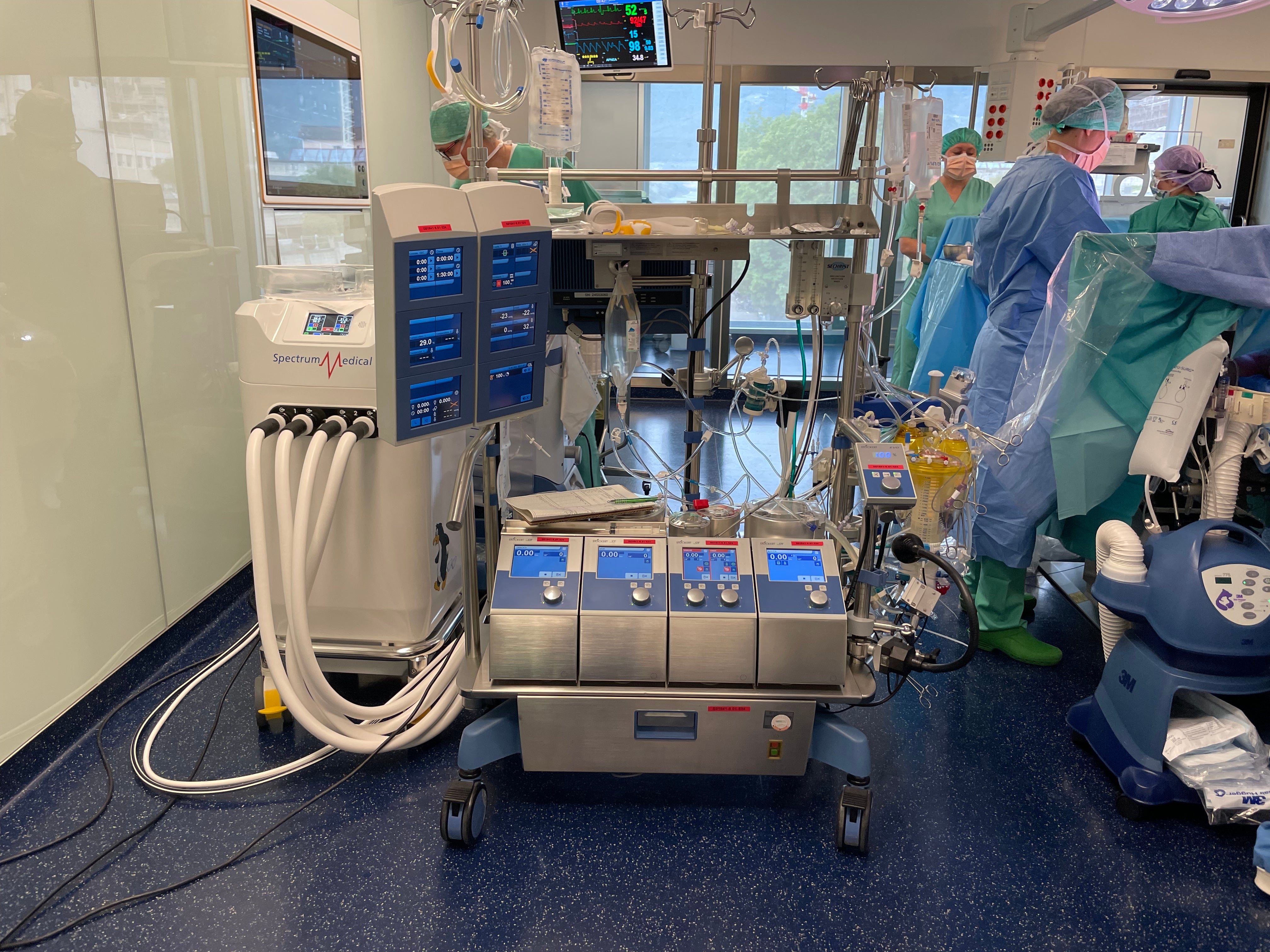 Bild 2 Operation mit Herzlungenmaschine