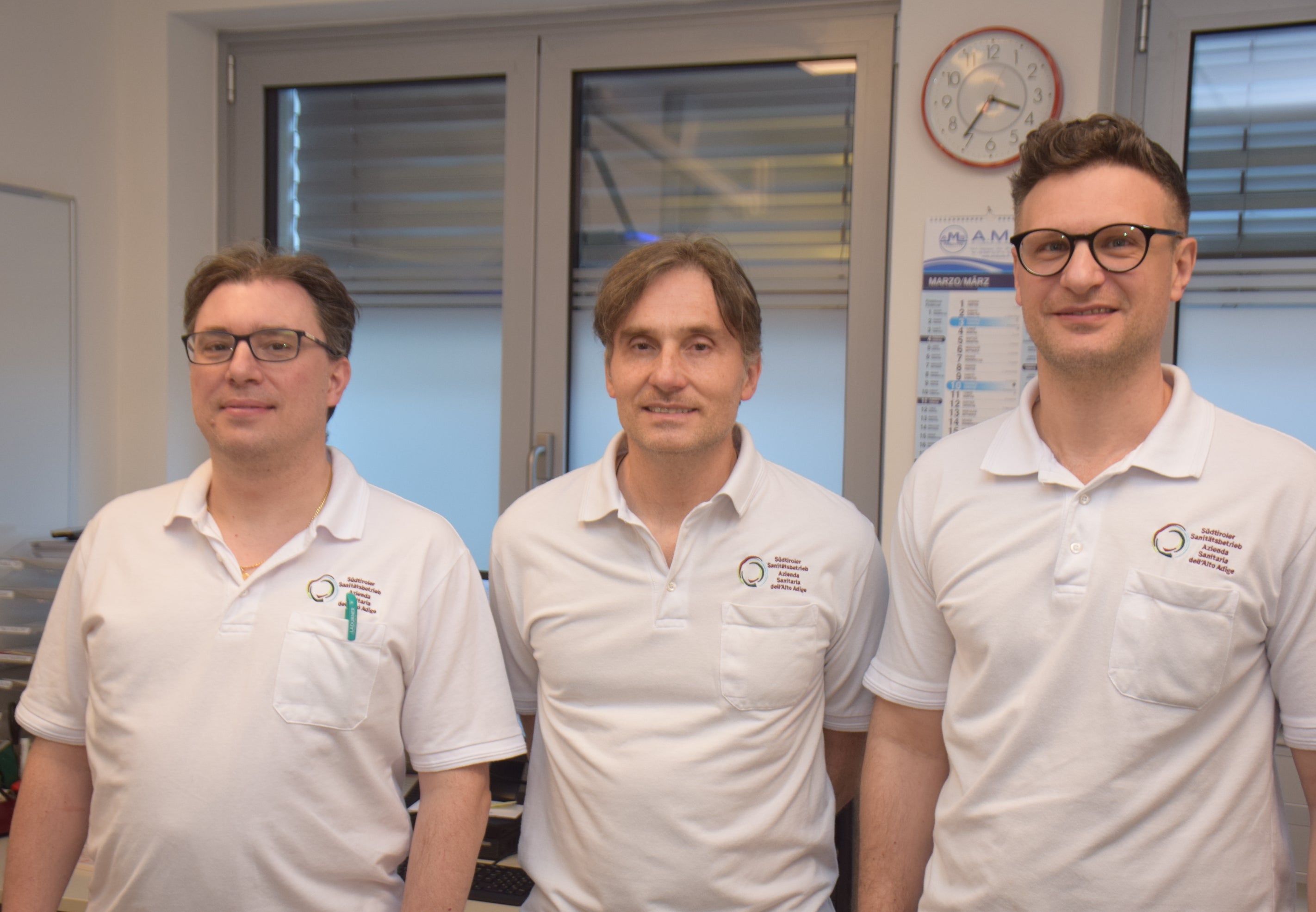 Die Ärzte Ivan Ursic, Jerin Agaj und Daniel Zipponi klären am 29. Mai im Veranstaltungszentrum Nobis in Bruneck über die Behandlung von Krampfadern, Thrombosen und Hämorrhoiden auf.