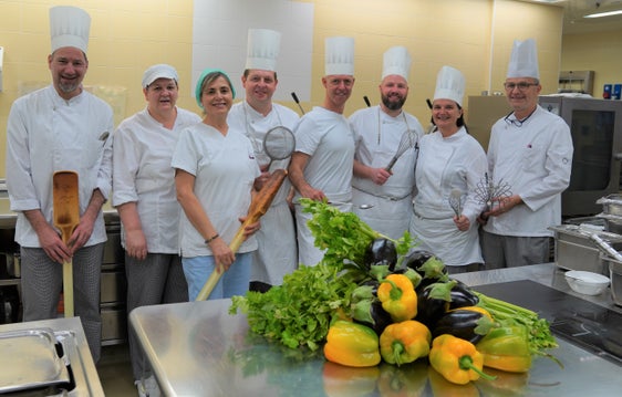 Hermann Hofer mit seinem Team im Krankenhaus Bozen