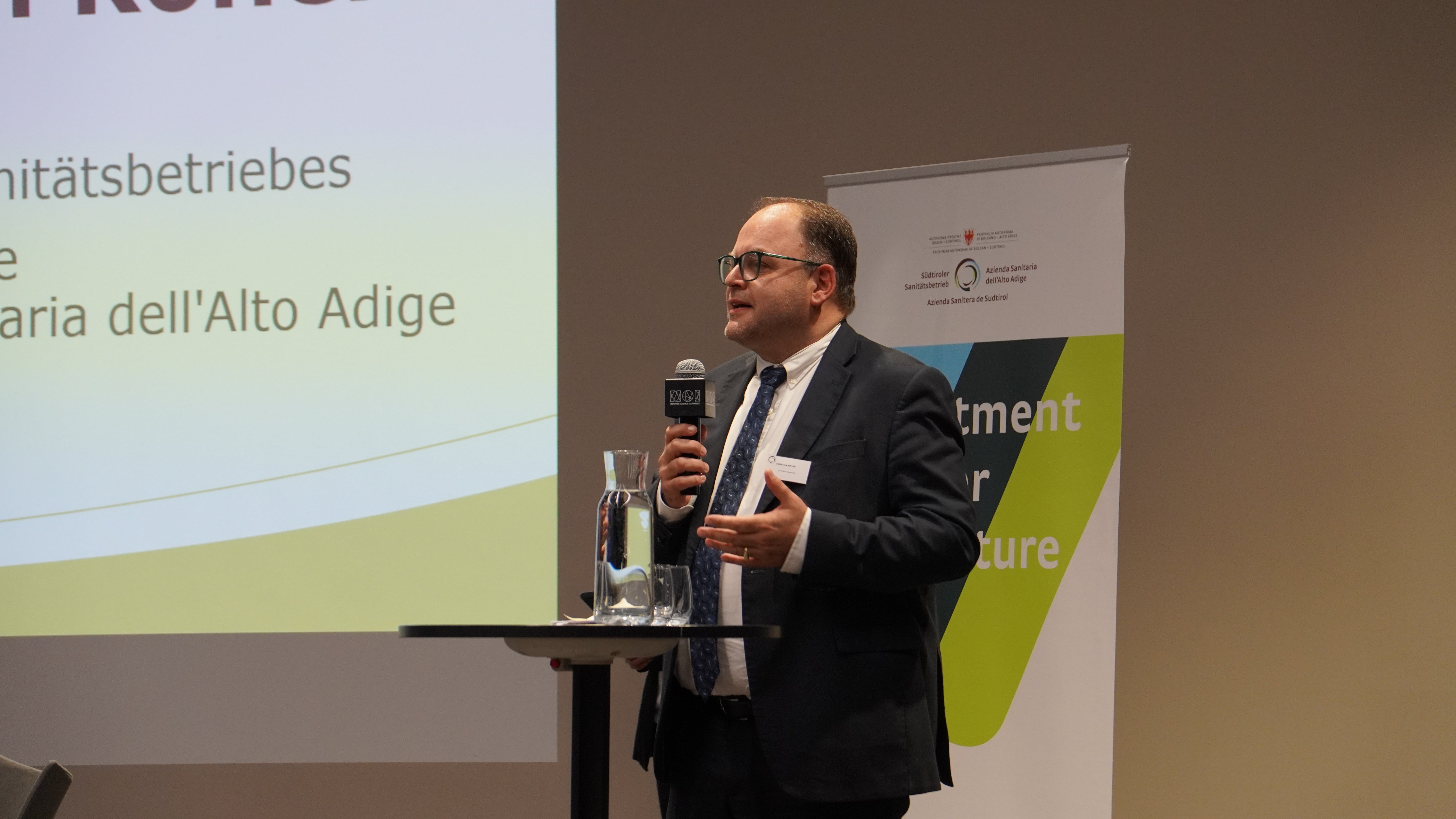 Generaldirektor Christian Kofler: Der Südtiroler Sanitätsbetrieb kann sich in vielen Bereichen mit internationalen Einrichtungen messen