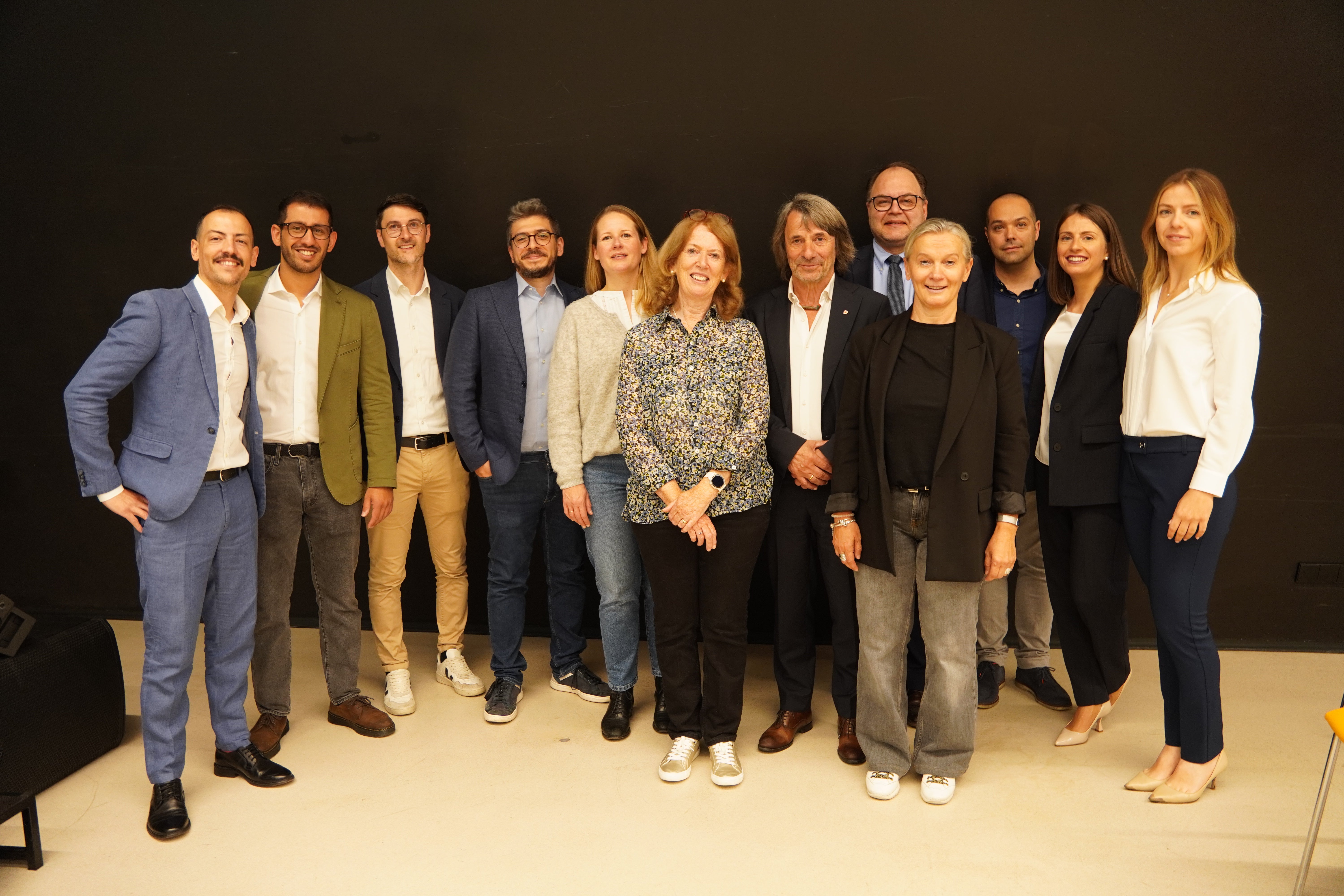 Foto di gruppo con i relatori, il team, la Direzione e l'Assessore (foto: Asdaa/SF)