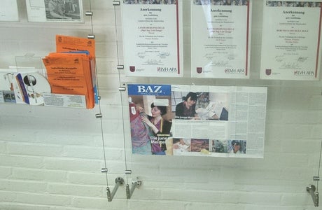 Anschlagtafel der Schule