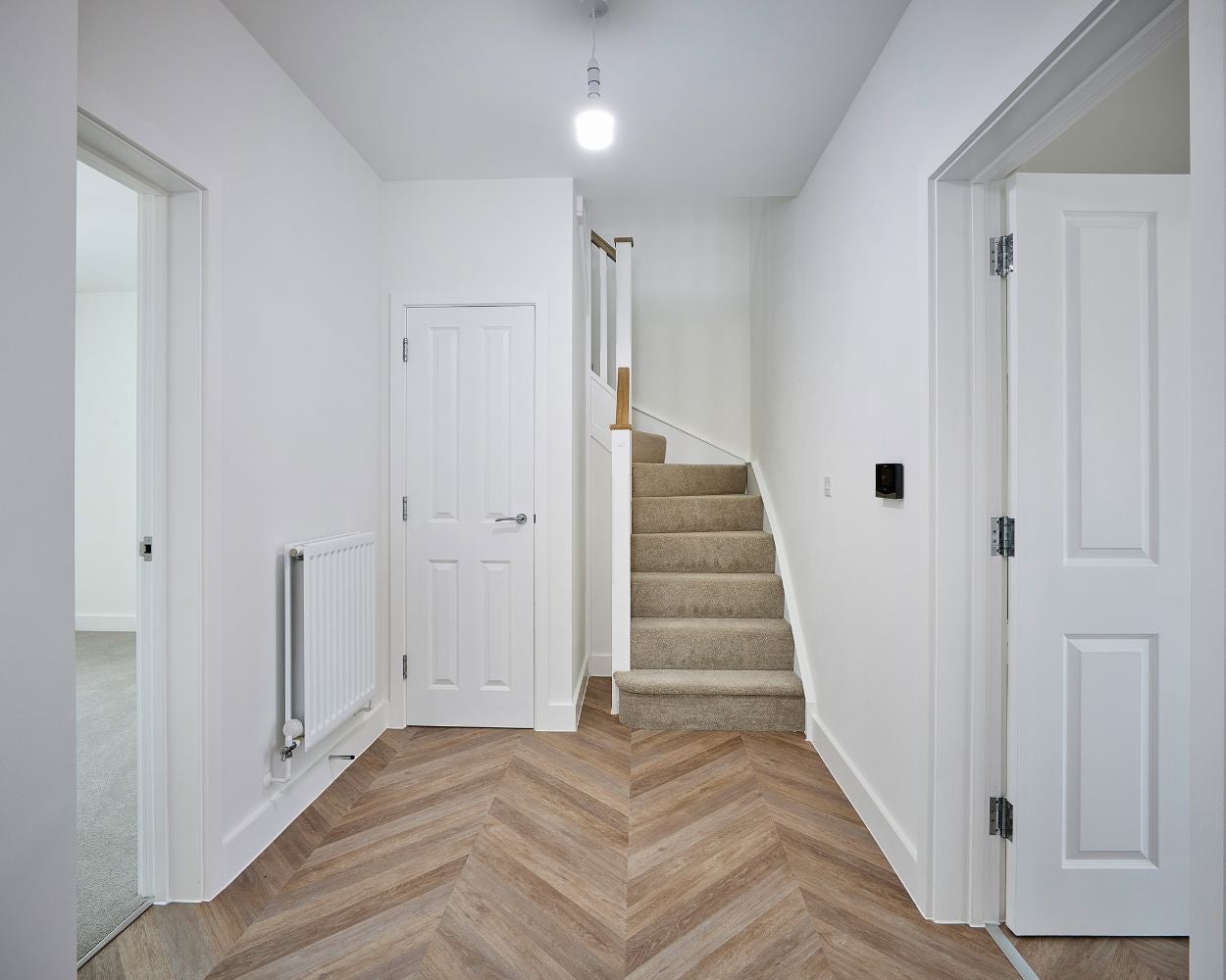 SNG at Winterbrook Meadows - 3 bed hallway image 1