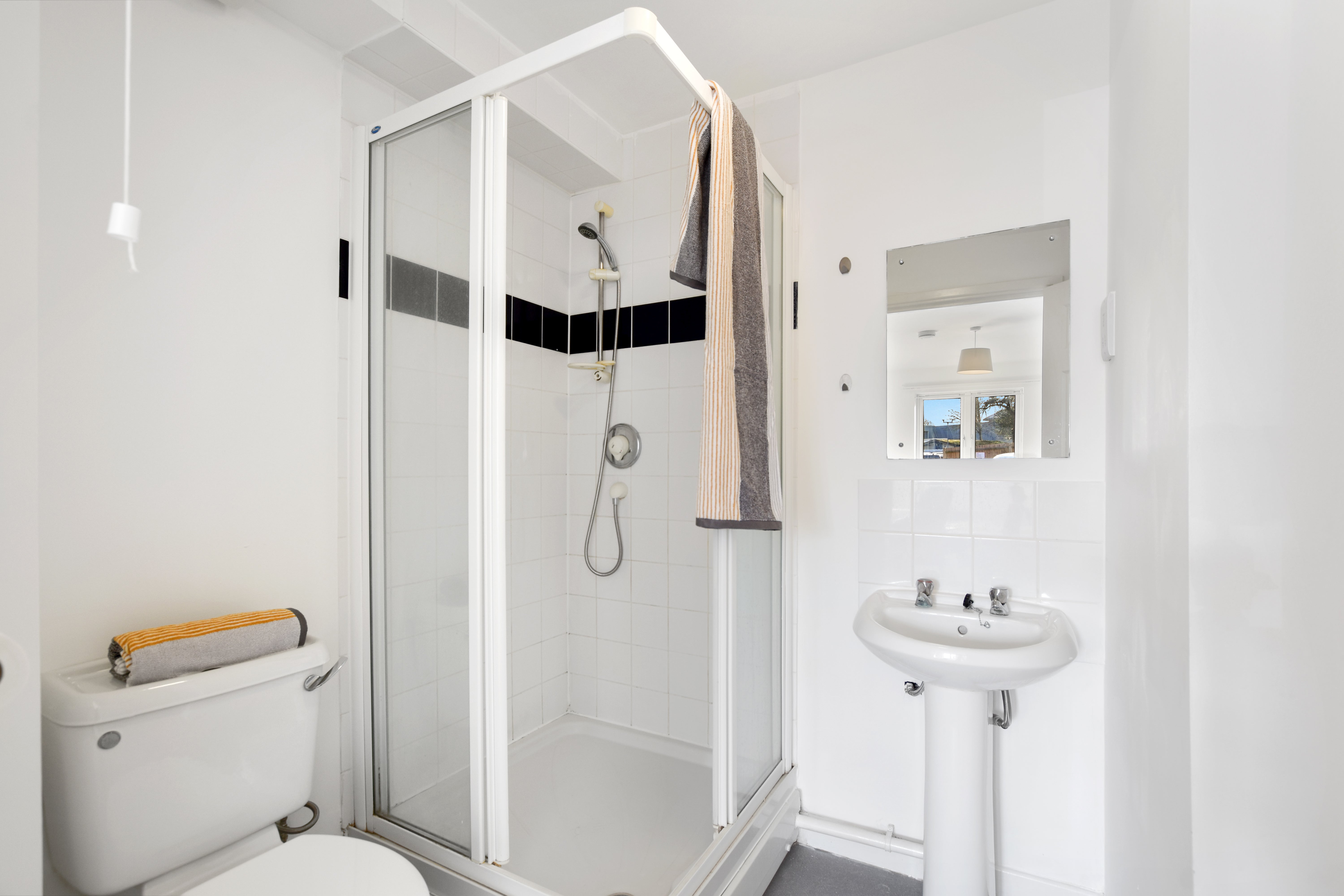 En-suite at Lavender Crescent