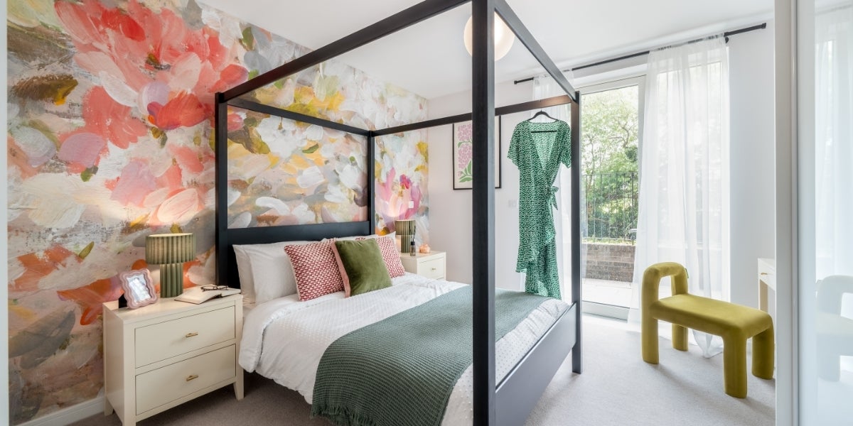 Photo of bedroom with four poster bed at Northwick Parkside