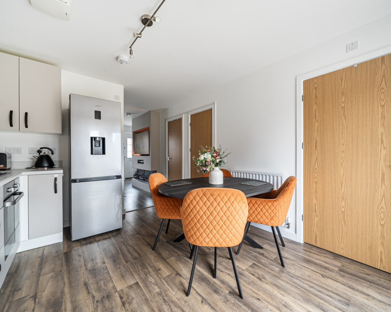 Kitchen/Dining room 2