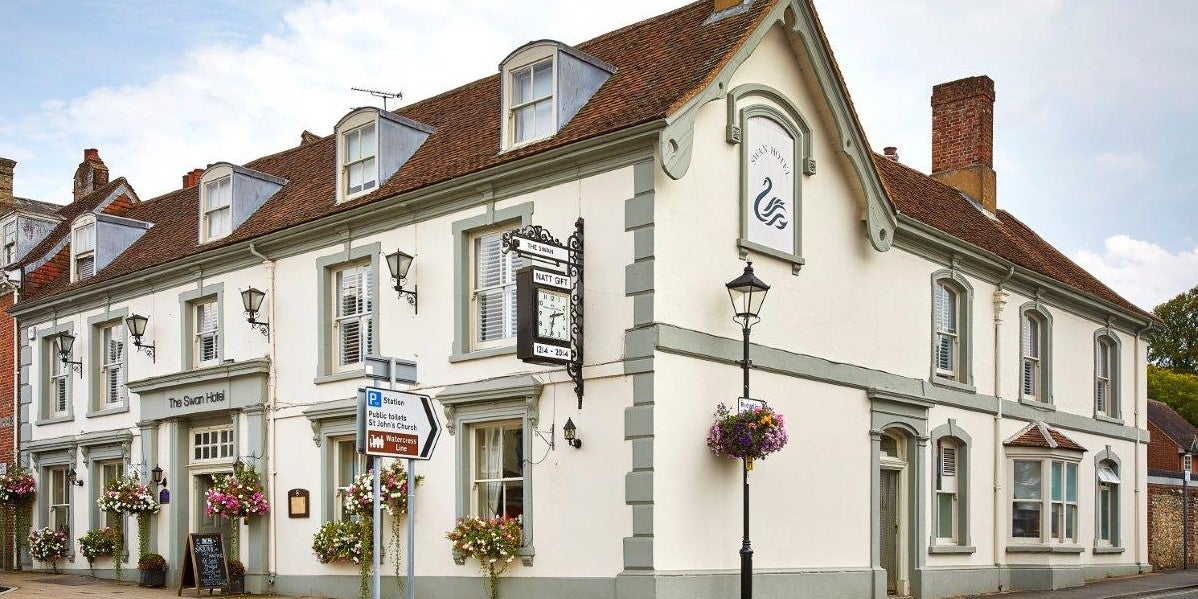 SNG at Alresford Meadows - local area - pub