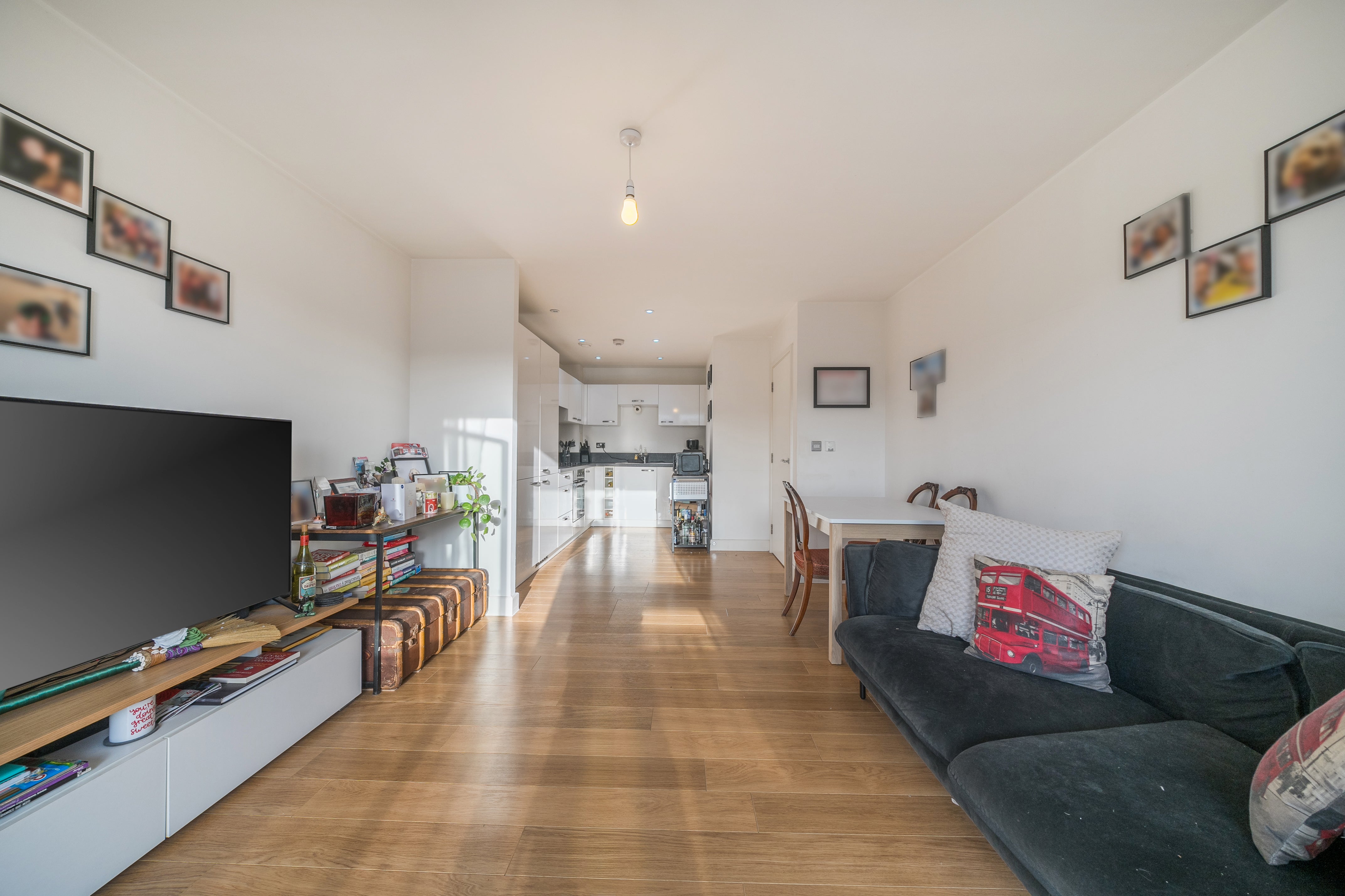 Kitchen / living area 2