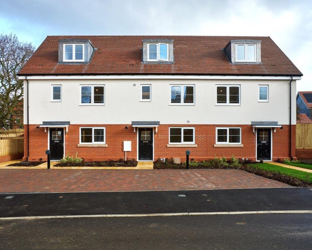 SNG at Emmer Green Drive - exterior image #2