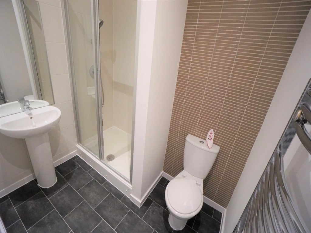 7 East Street Church - En-suite