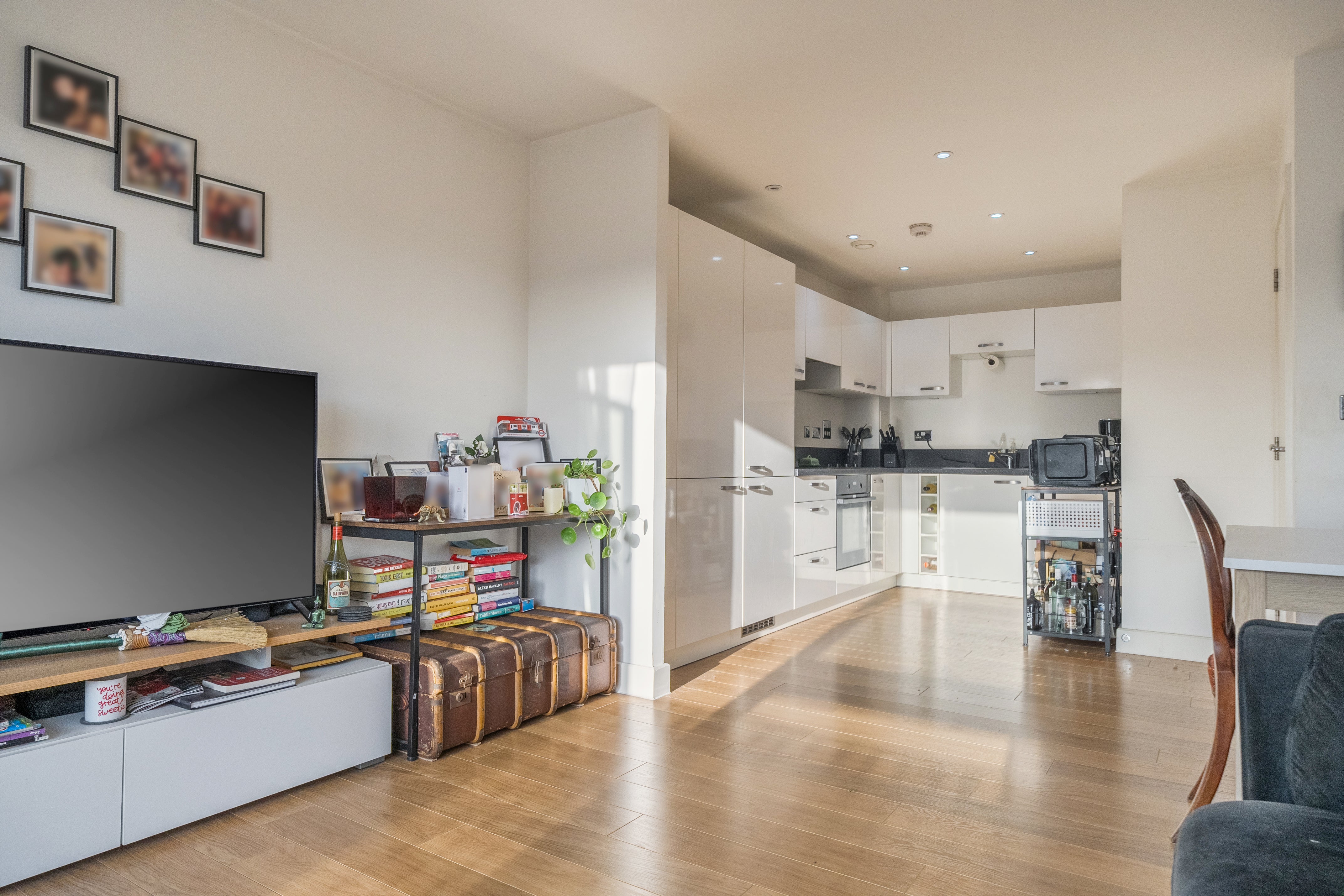 Kitchen / living area