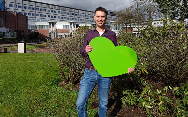 Cédric Koolschijn met groen hart