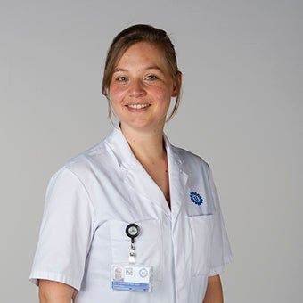 Drs. Evelien van der Hout