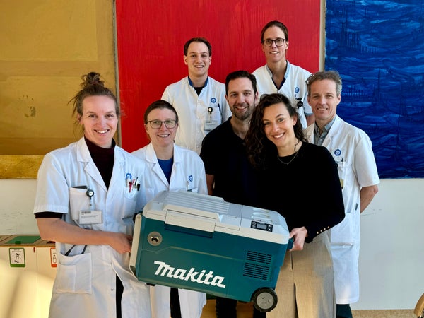 Team LOTX die voor een foto poseren met de nieuwe bewaarmethode.