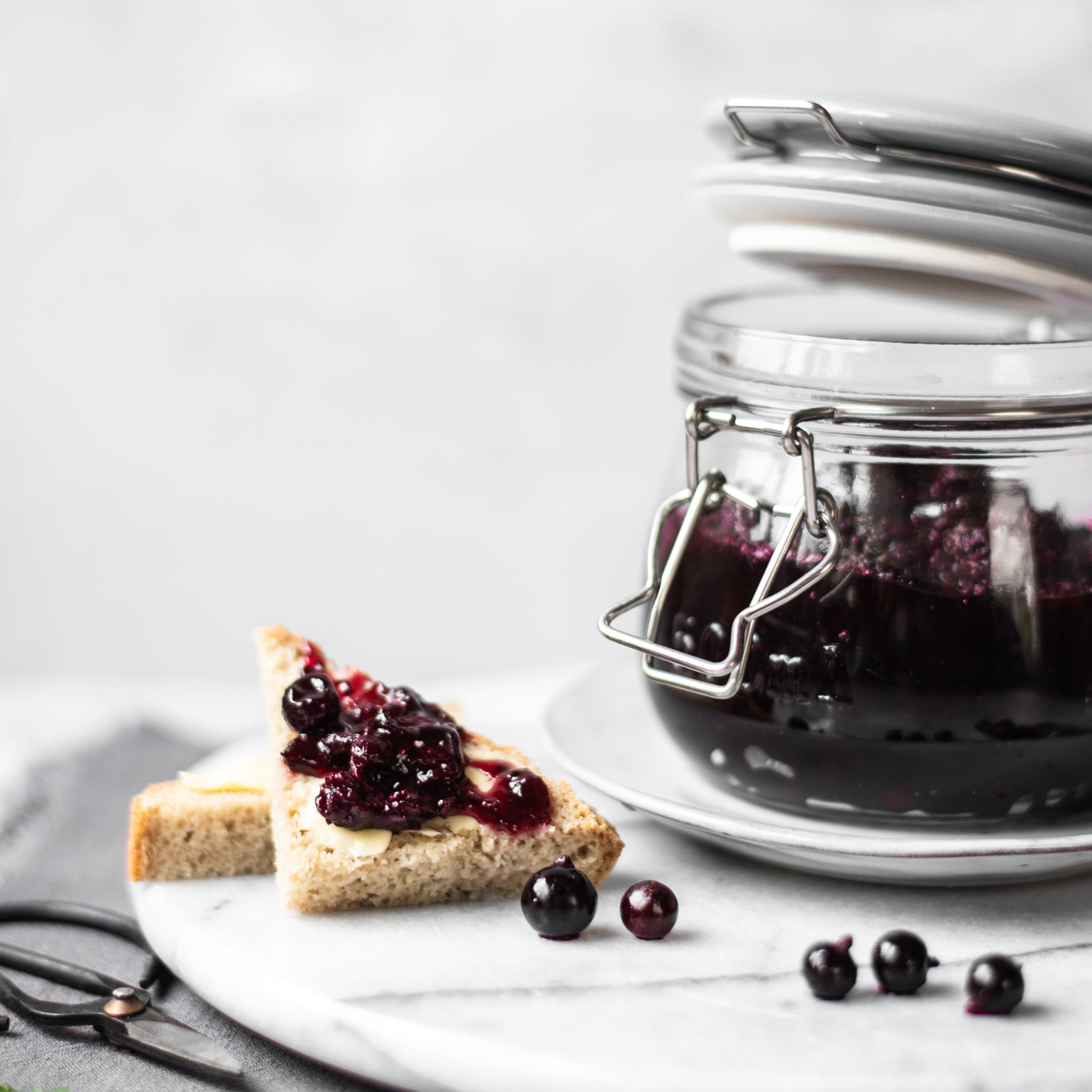 Black Currant Cake (Only 6 Ingredients) - Where Is My Spoon