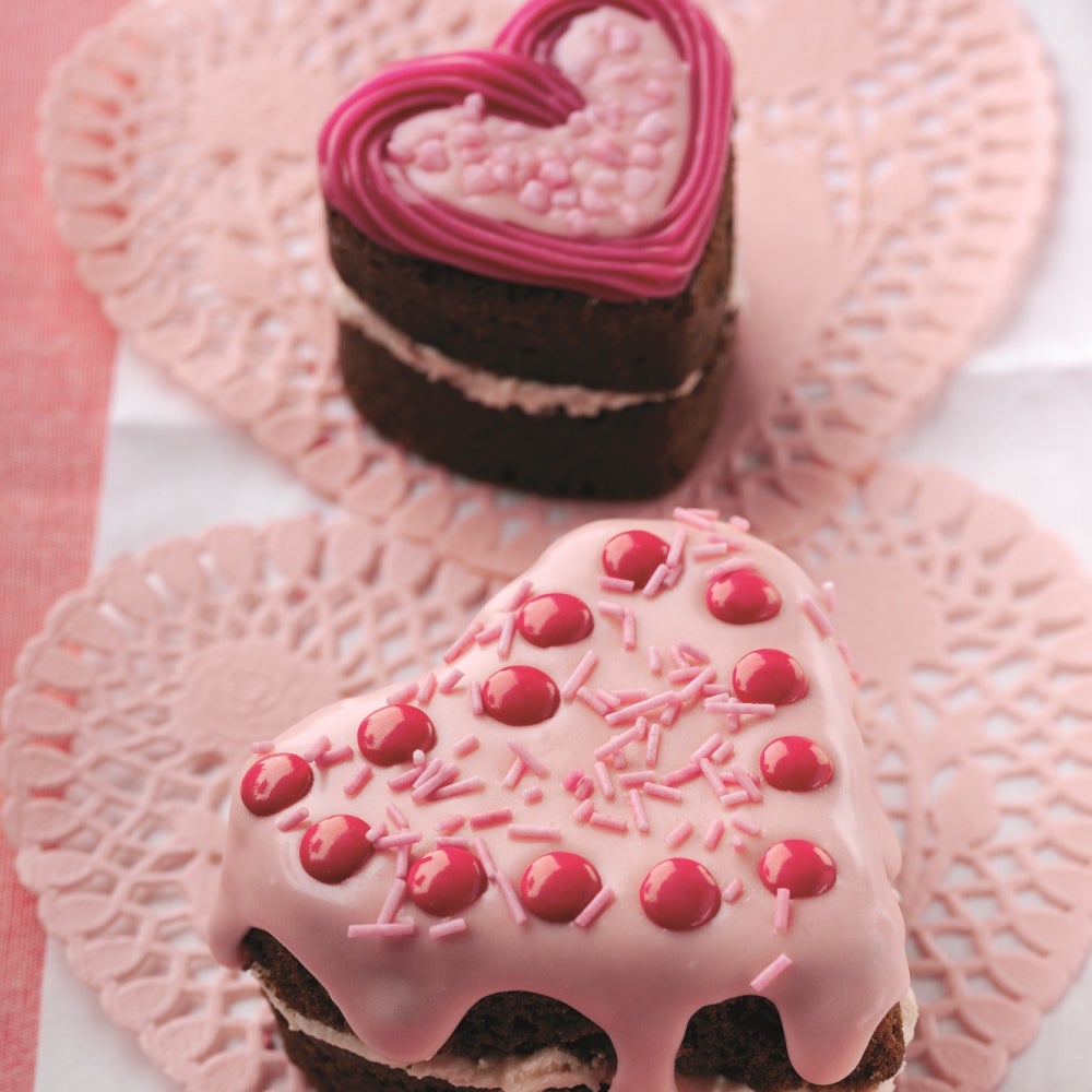 Aggregate 156+ homemade heart shaped cake