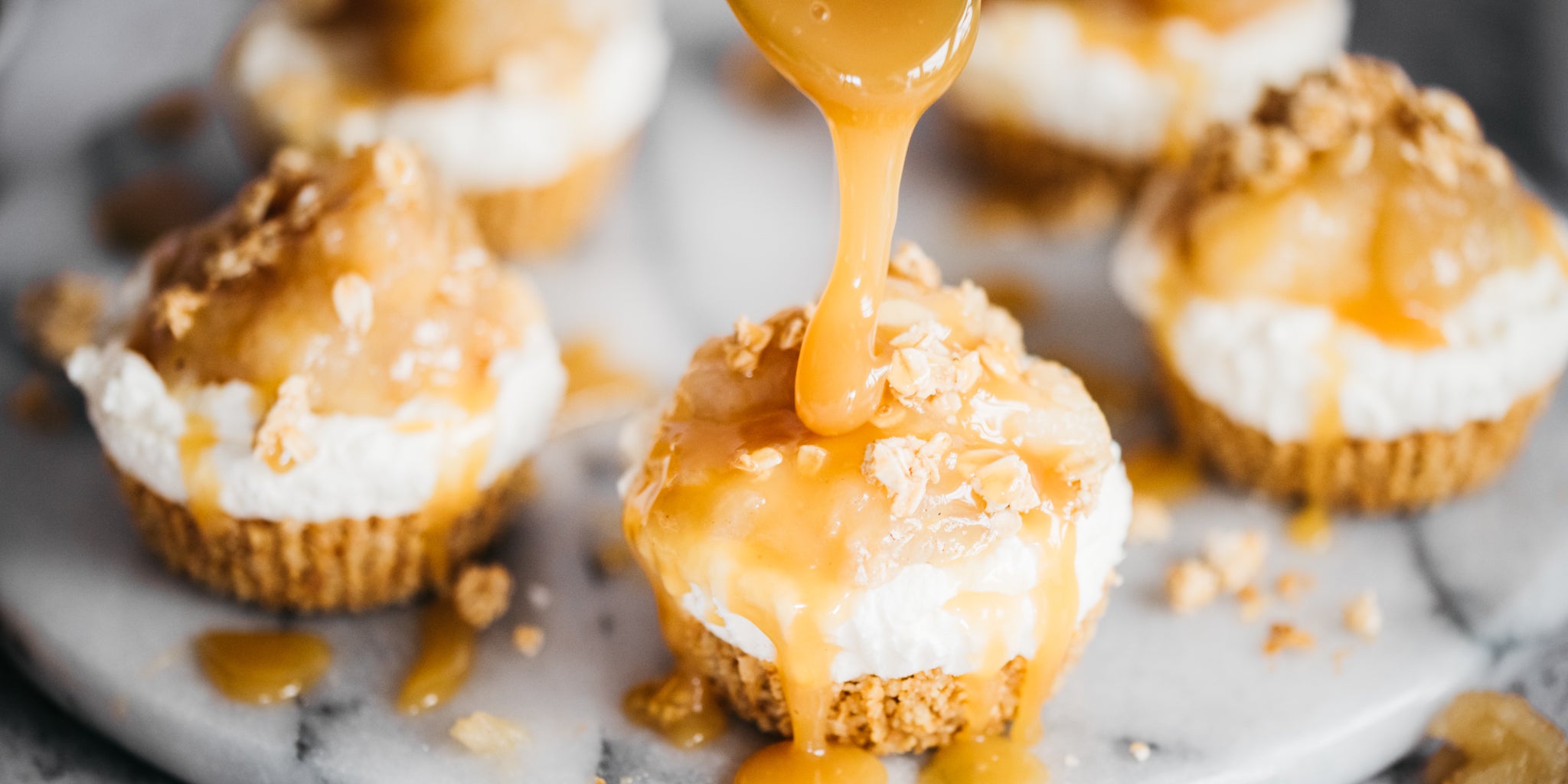 Caramel Apple Mini Cheesecakes {with Streusel Topping} - Cooking