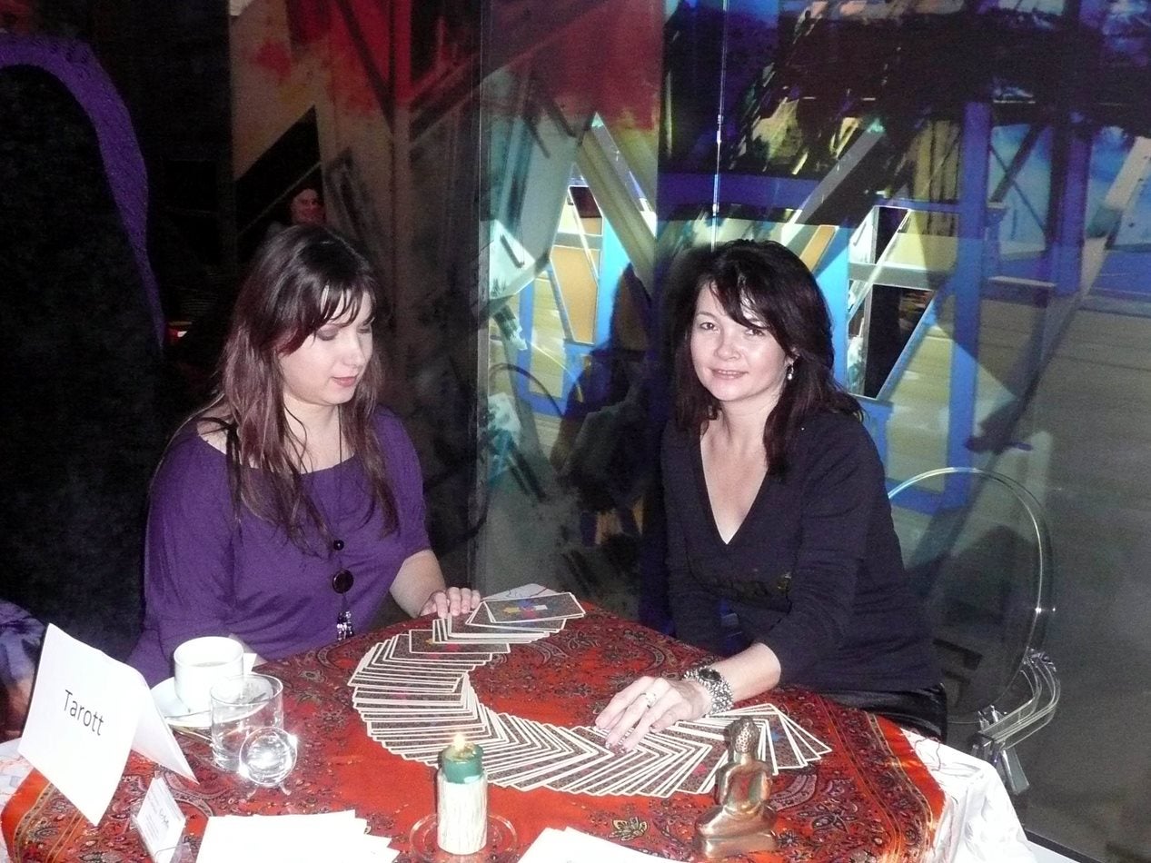 věštění Avon-lady