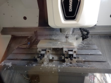 Fräsen der Teile der selbstgebauten CNC Fräse