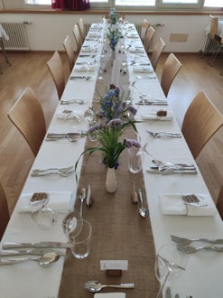 schön gedeckte Tafel