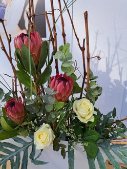 Gesteck mit Frischblumen