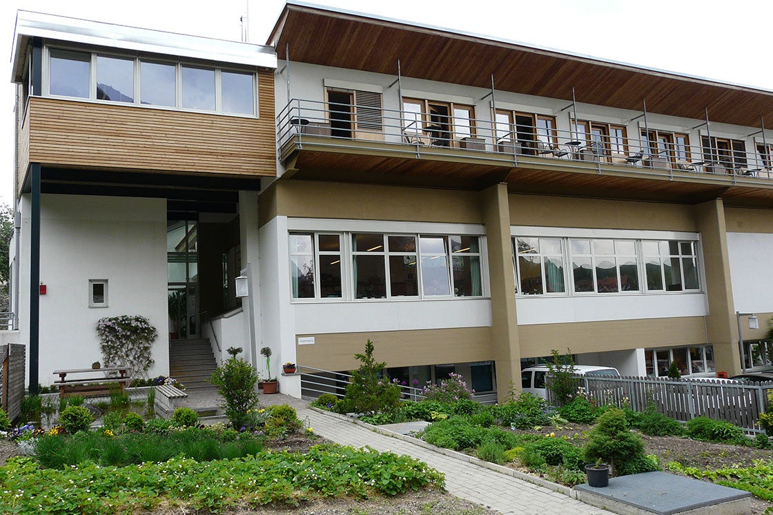 Schulgebäude Haupteingang