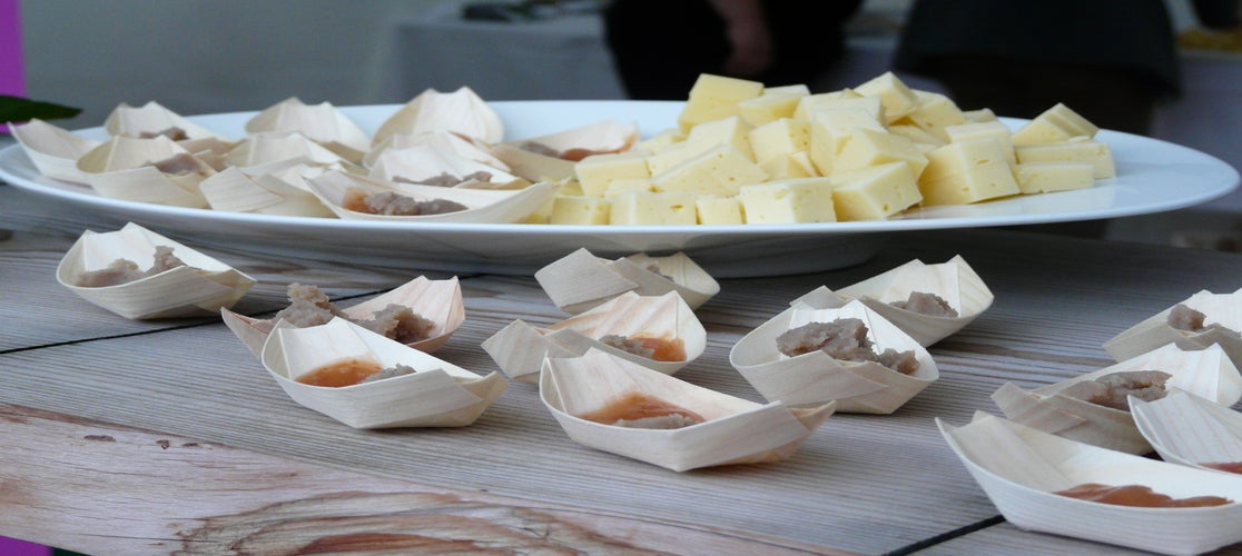 Präsentation von Käse und Chutney