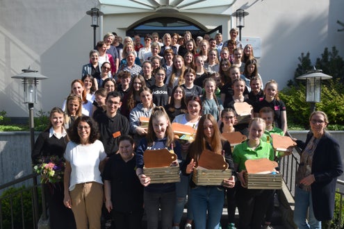 Gruppenfoto der Teilnehmenden, Begleitpersonen, Gäste, Veranstaltenden