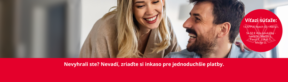 Žena spolu s mužom sa usmievajú