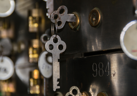 Klucze w sejfie banowym