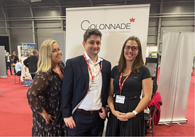 Zaměstnanci Colonnade - Martin Blecha, Kristýna Malenínská a Lucie Cykánková na veletrhu. 