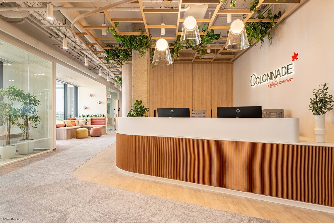 A Colonnade Biztosító recepciója