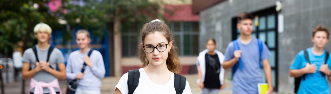 Dziewczyna z plecakiem