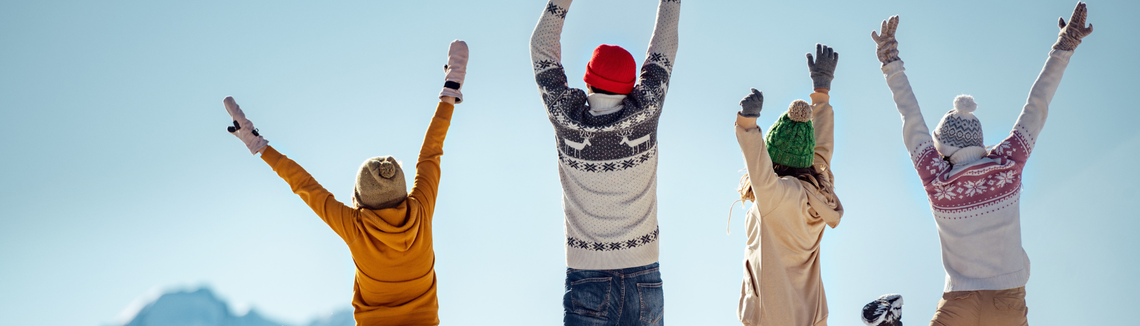 Skupina lidí na horách