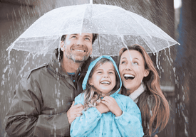 Rodzina pod parasolem