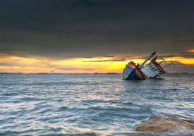 Ztroskotání lodi ve vodě