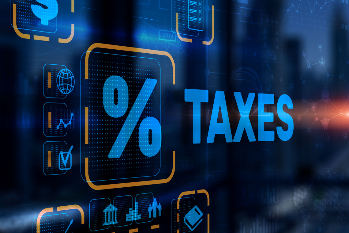 Niebieski i pomarańczowy tekst na ekranie