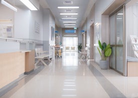 Nemocniční hodba se židlemi a stolem