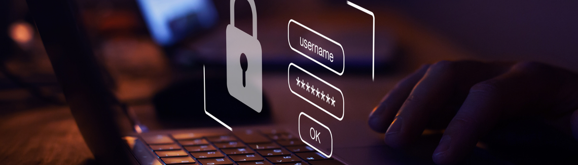 Egy laptopon gépelő kéz