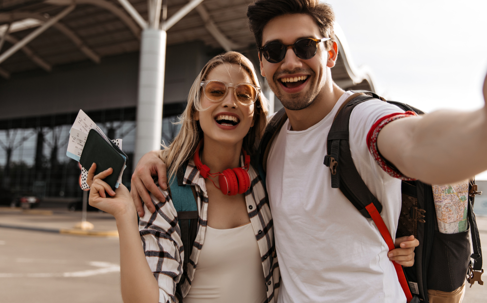 Muž a žena si robia selfie