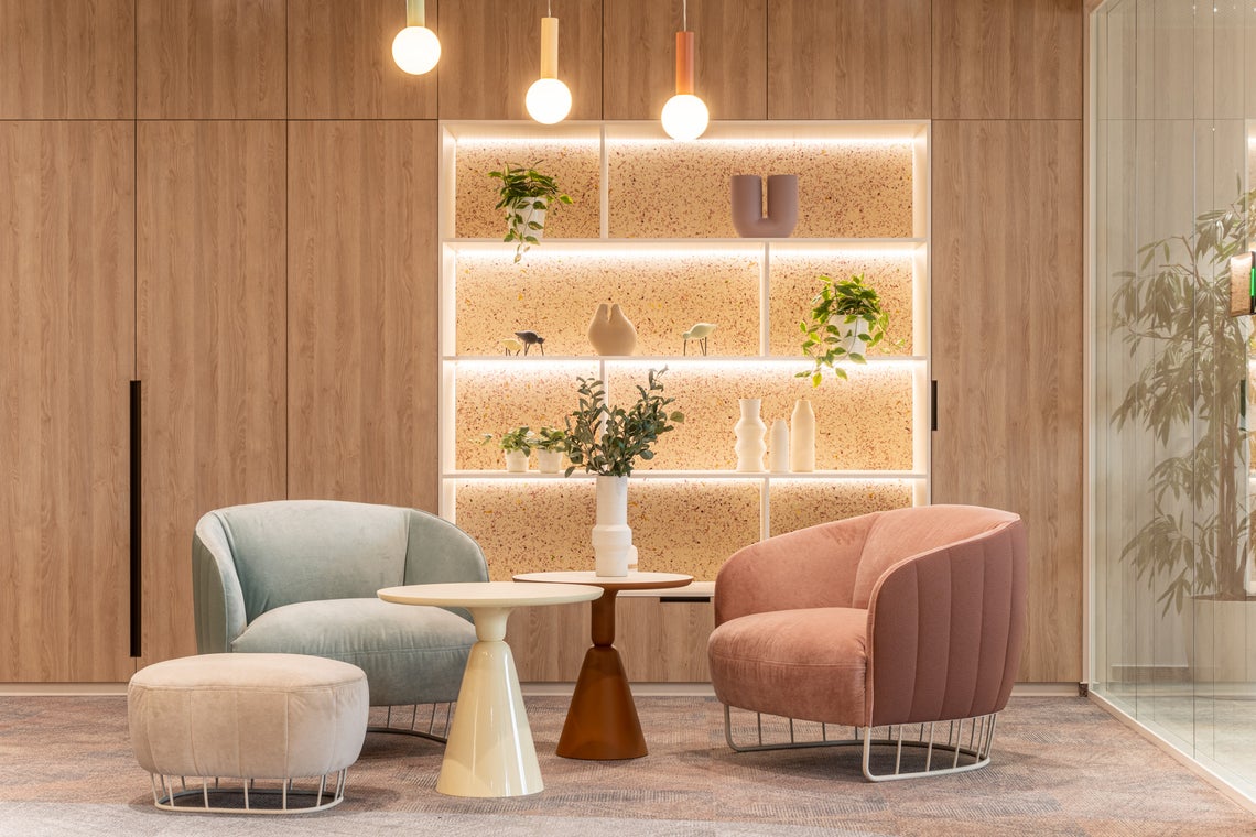 A Colonnade Biztosító recepciója