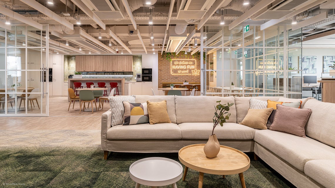 A Colonnade Biztosító konyhája, étkezője és gyülekezője az irodában