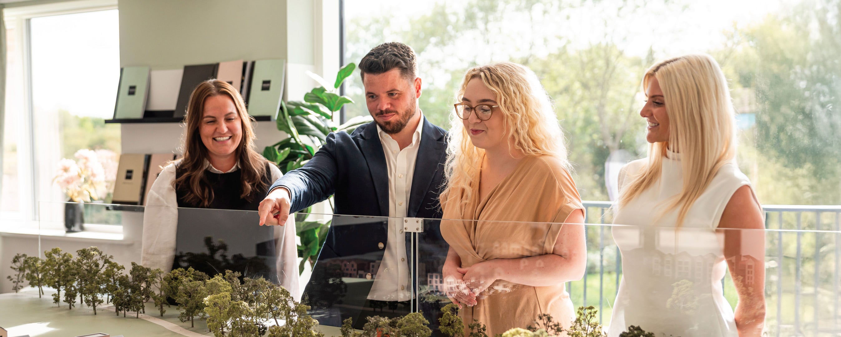 breckon's new homes oxfordshire team looking at new builds in oxfordshire