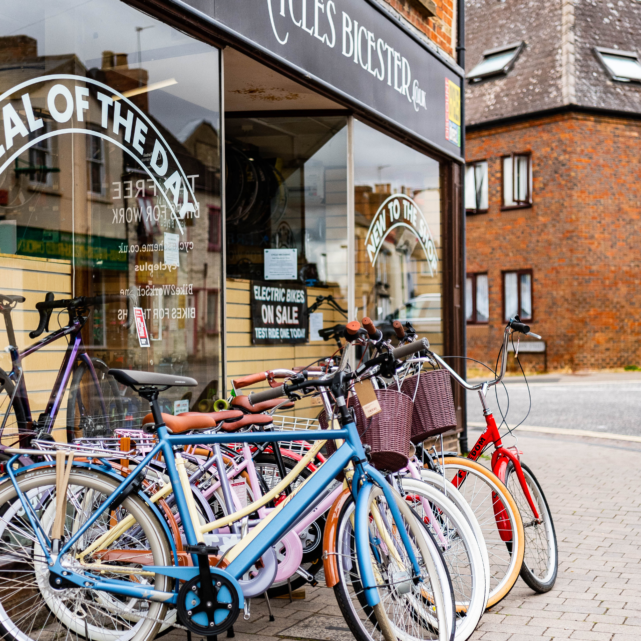 photo of the shop front 